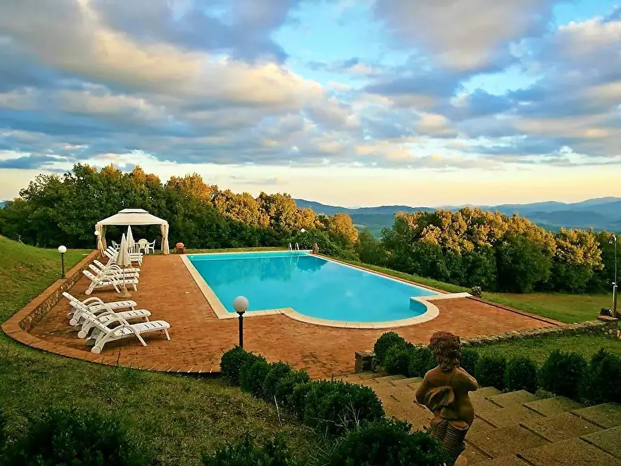 Immagine 15 di Casa colonica in vendita  a Volterra