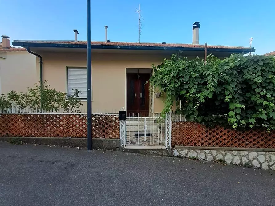 Immagine 1 di Casa indipendente in vendita  a Castelnuovo Val Di Cecina