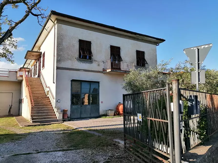 Immagine 1 di Casa indipendente in vendita  a Colle Di Val D'elsa