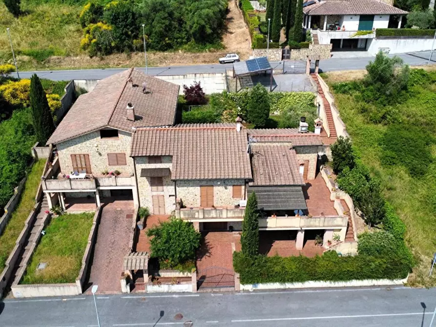 Immagine 5 di Villa in vendita  a Casole D'elsa