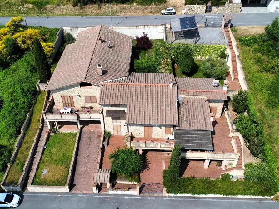 Immagine 3 di Villa in vendita  a Casole D'elsa