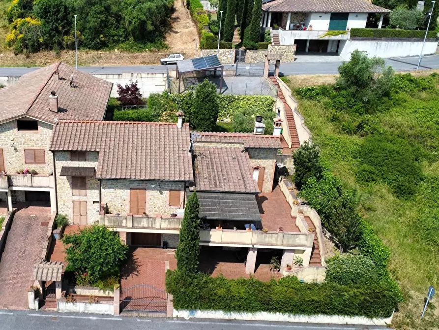 Immagine 1 di Villa in vendita  a Casole D'elsa