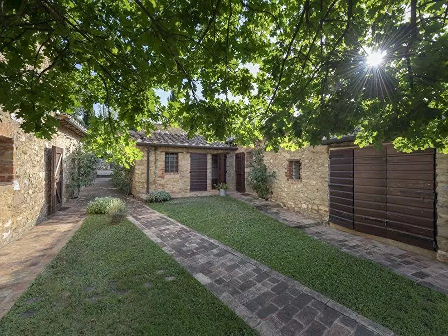 Immagine 12 di Casa colonica in vendita  a Casole D'elsa