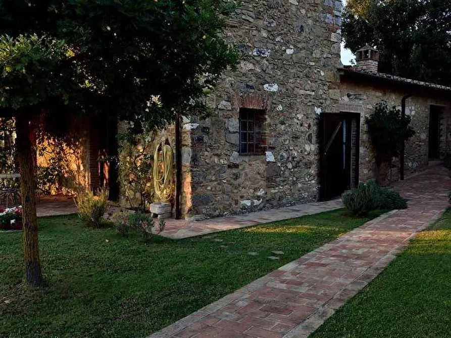 Immagine 9 di Casa colonica in vendita  a Casole D'elsa
