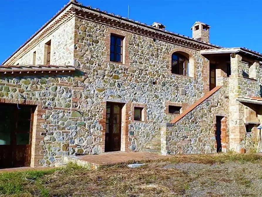 Immagine 18 di Azienda agricola in vendita  a Castel Del Piano