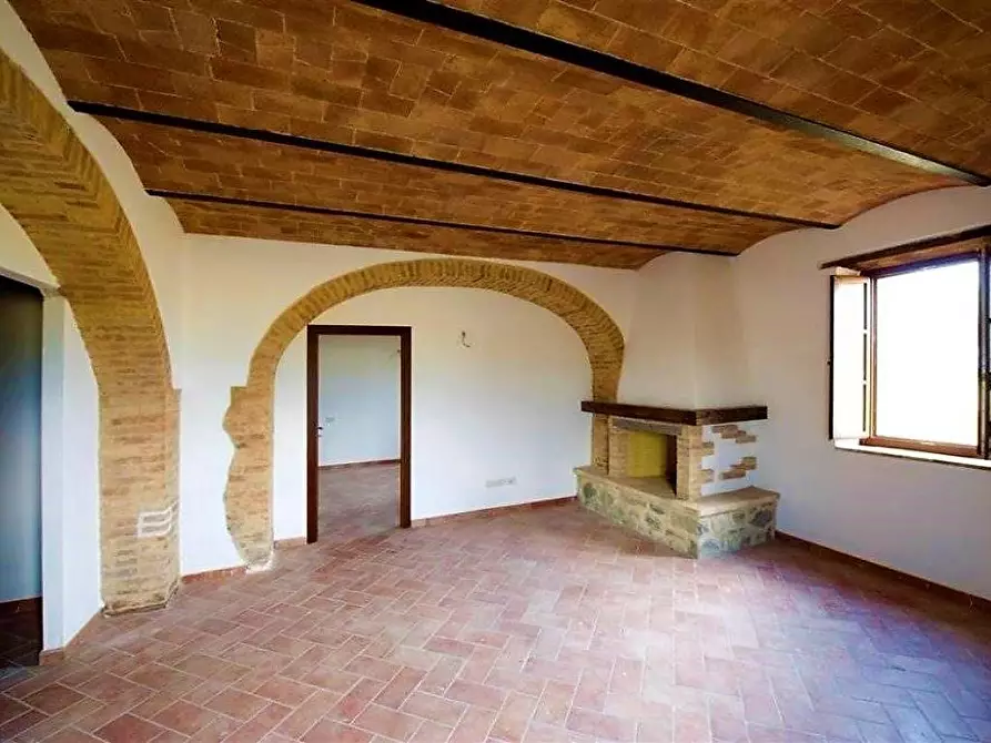 Immagine 24 di Azienda agricola in vendita  a Castel Del Piano