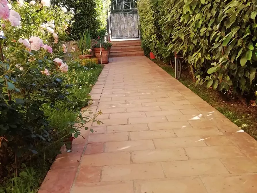 Immagine 7 di Porzione di casa in vendita  a Casole D'elsa