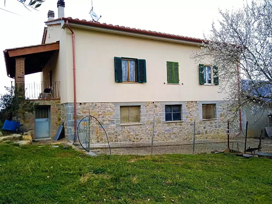 Immagine 9 di Casa colonica in vendita  a Castelnuovo Val Di Cecina