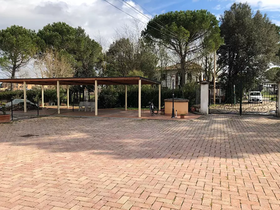 Immagine 10 di Villa in vendita  a San Miniato