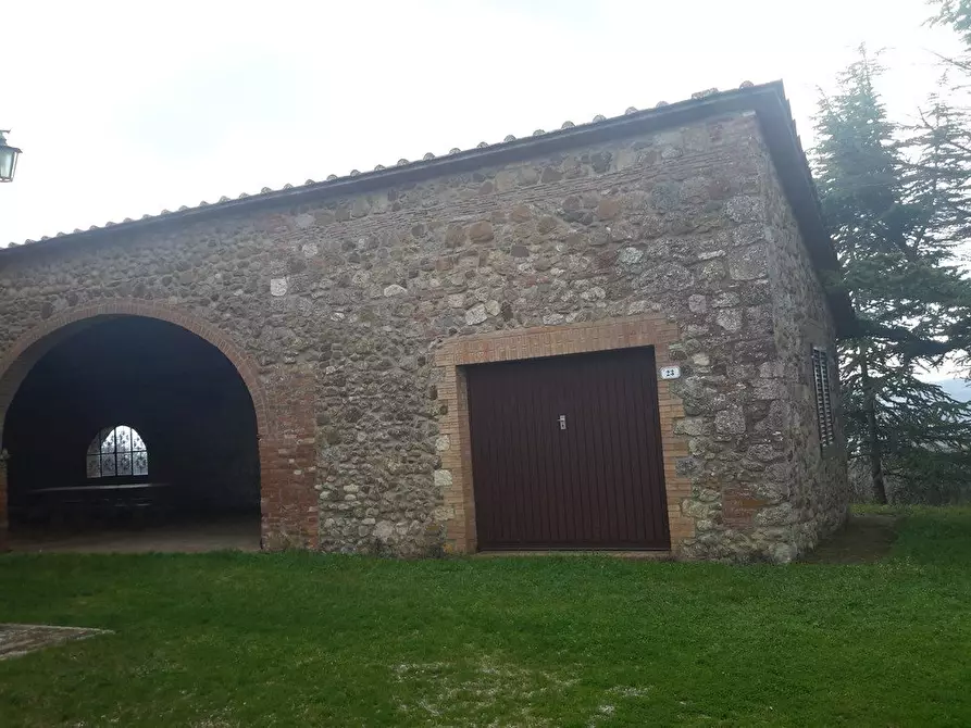 Immagine 5 di Casa colonica in vendita  a Murlo
