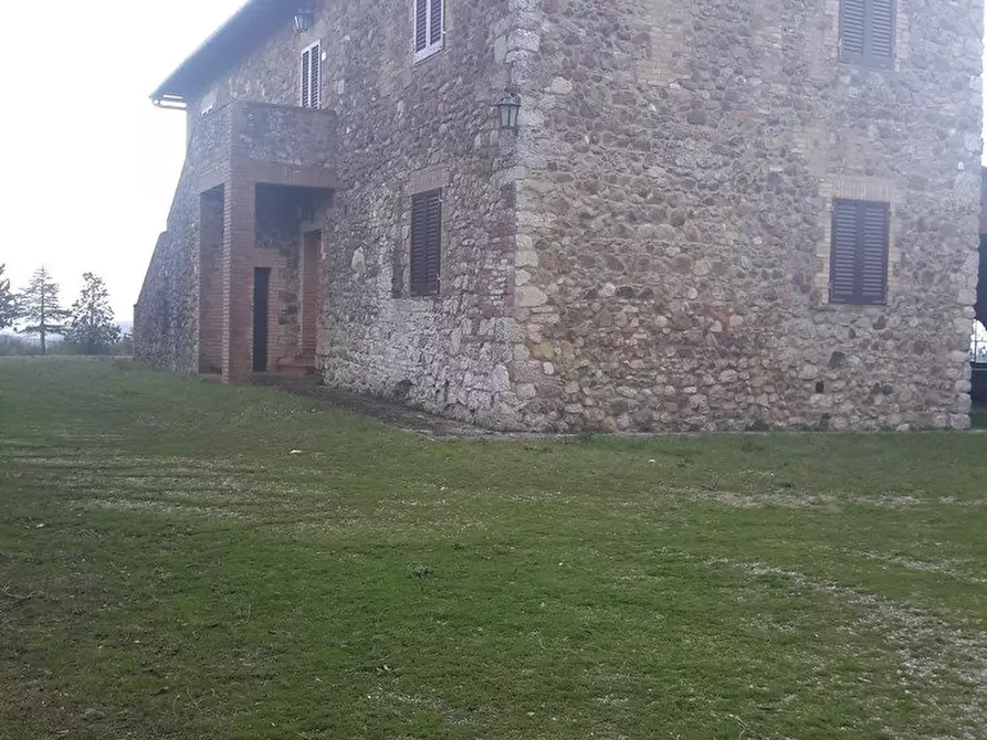 Immagine 9 di Casa colonica in vendita  a Murlo