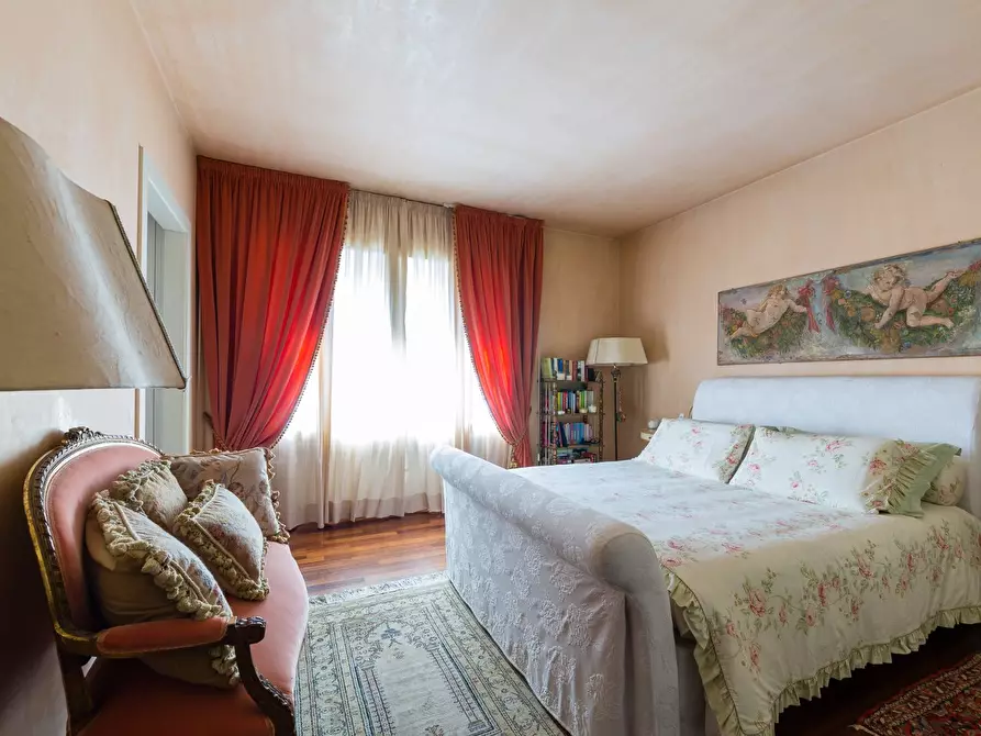 Immagine 26 di Villa in vendita  a Ponsacco