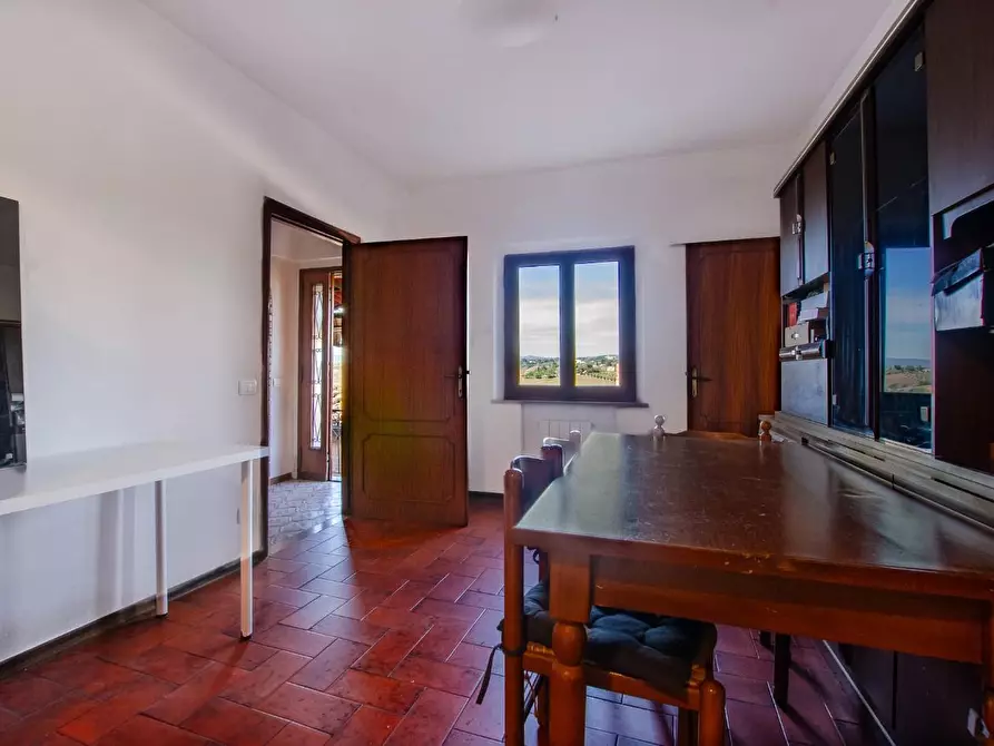 Immagine 9 di Appartamento in vendita  a Siena