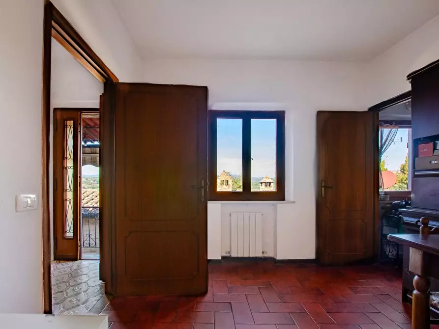 Immagine 10 di Appartamento in vendita  a Siena