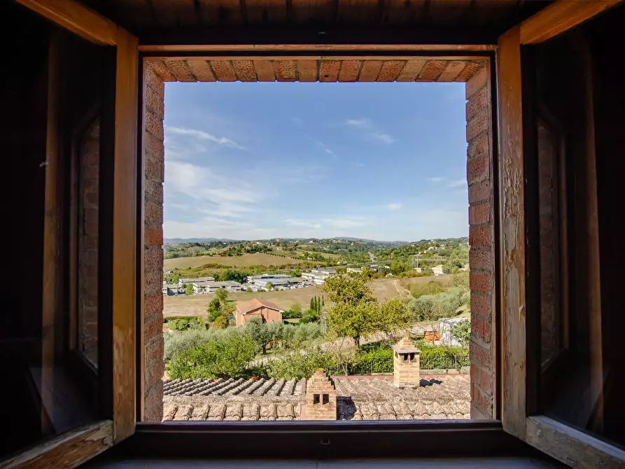 Immagine 24 di Appartamento in vendita  a Siena