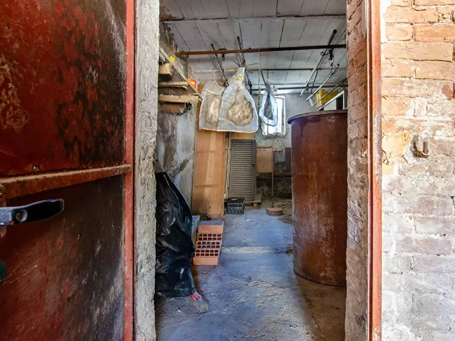 Immagine 30 di Appartamento in vendita  a Siena