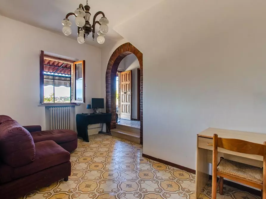 Immagine 15 di Appartamento in vendita  a Siena