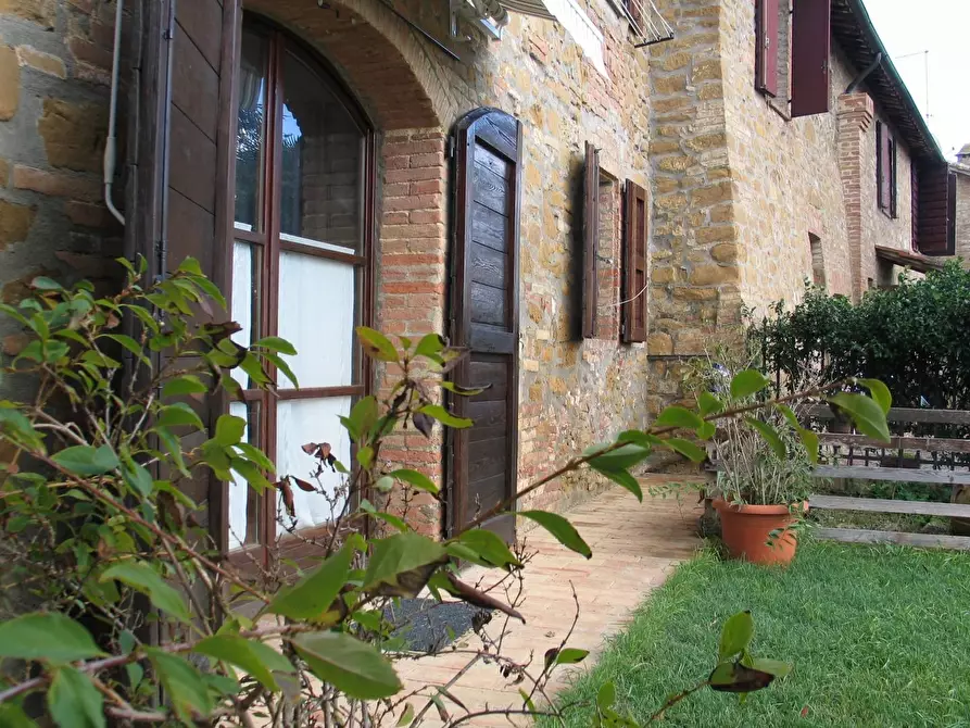 Immagine 1 di Rustico / casale in vendita  a Siena