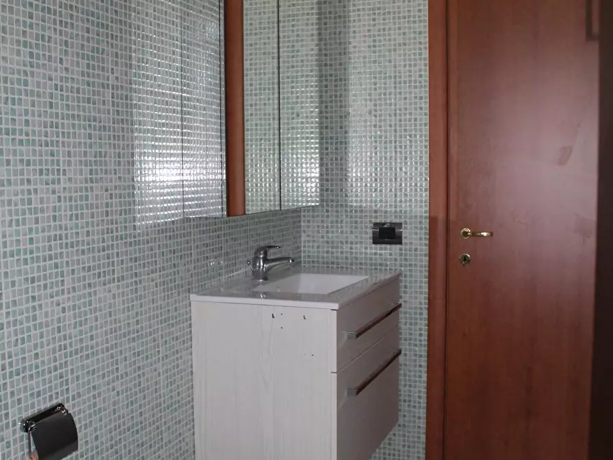 Immagine 8 di Appartamento in affitto  a Santa Maria A Monte