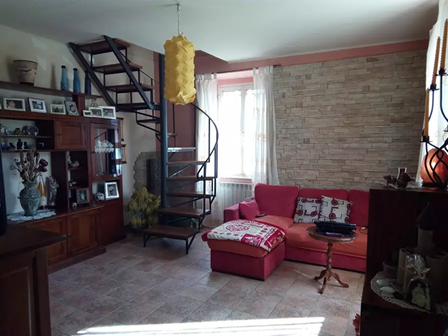 Immagine 14 di Casa semindipendente in vendita  a Massa