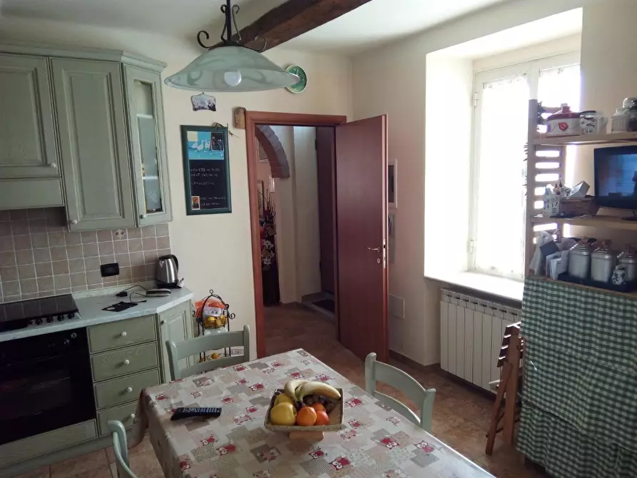 Immagine 2 di Casa semindipendente in vendita  a Massa