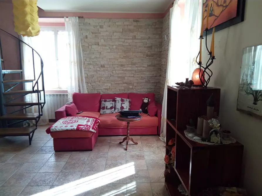 Immagine 4 di Casa semindipendente in vendita  a Massa