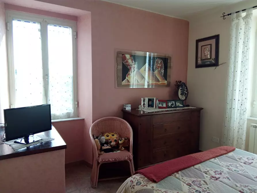 Immagine 12 di Casa semindipendente in vendita  a Massa