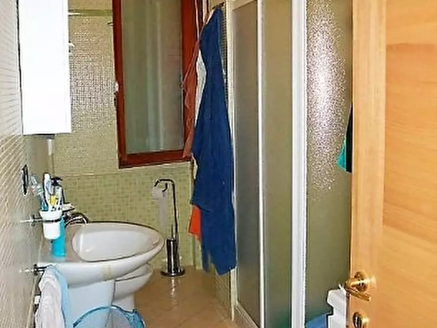 Immagine 5 di Appartamento in vendita  a Montignoso