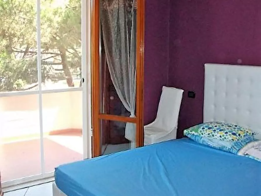 Immagine 3 di Appartamento in vendita  a Montignoso