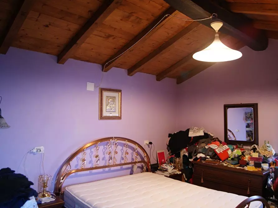 Immagine 2 di Casa semindipendente in vendita  a Massa