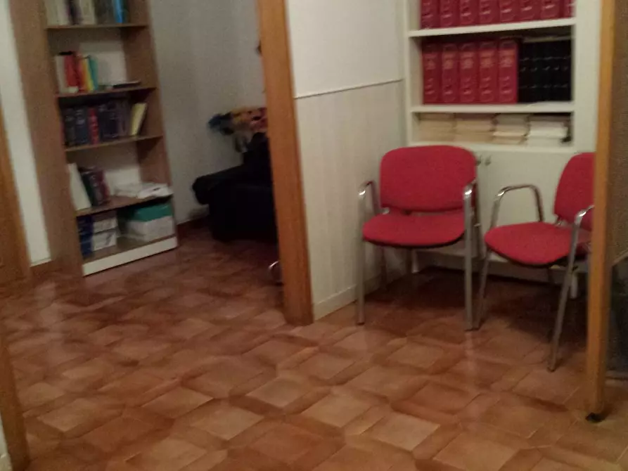 Immagine 2 di Appartamento in vendita  a Pisa