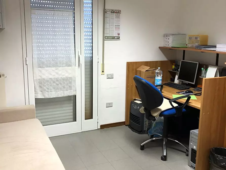 Immagine 3 di Ufficio in vendita  a Terricciola