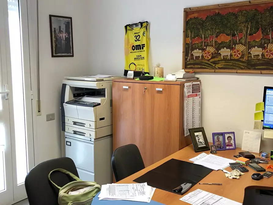 Immagine 4 di Ufficio in vendita  a Terricciola