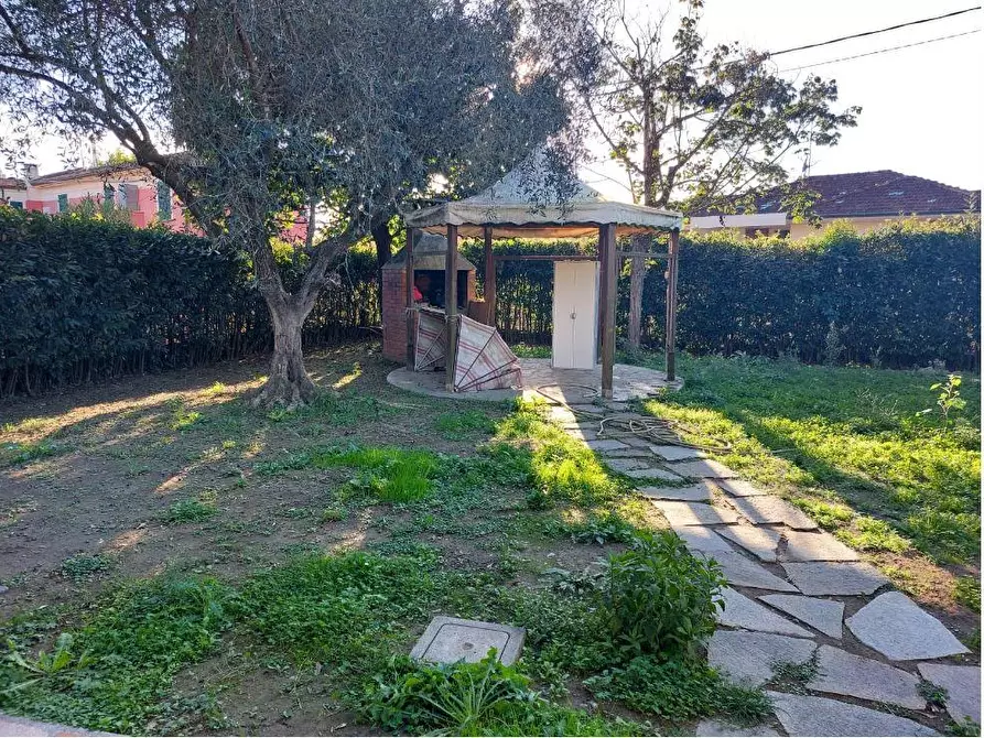 Immagine 22 di Casa semindipendente in vendita  a Castelnuovo Magra