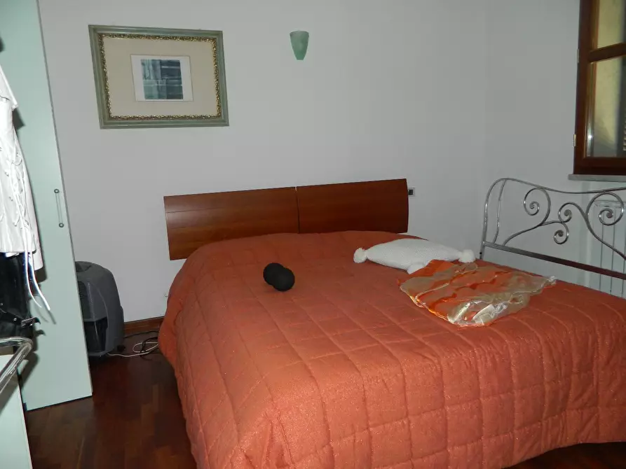 Immagine 10 di Casa semindipendente in vendita  a Castelnuovo Magra