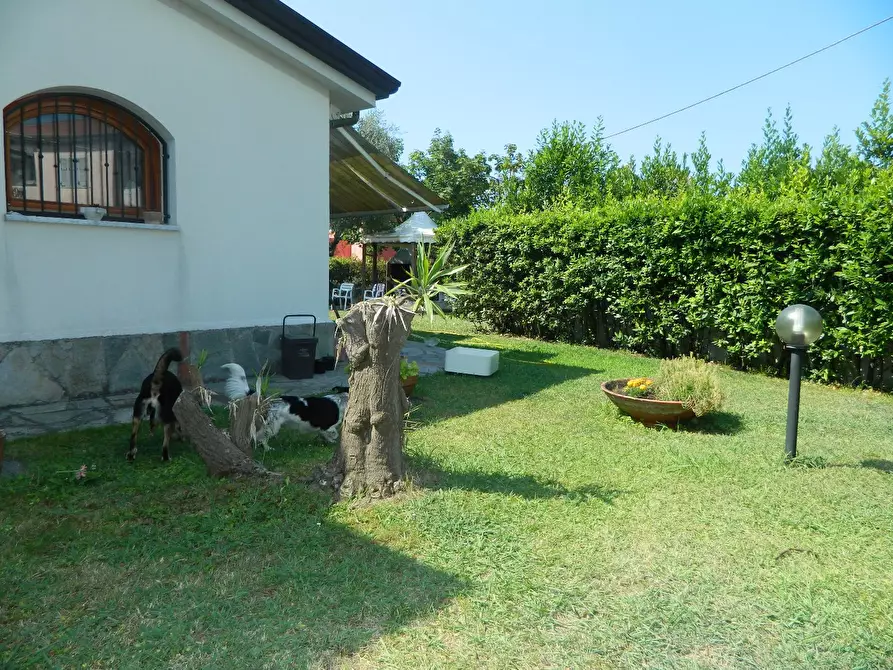 Immagine 14 di Casa semindipendente in vendita  a Castelnuovo Magra