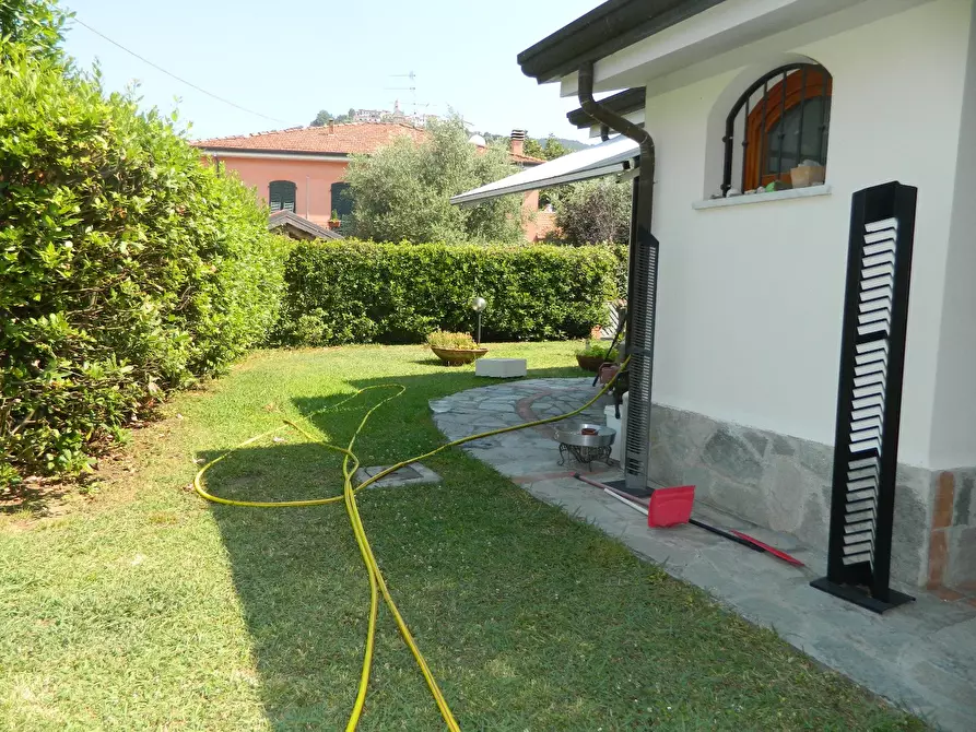 Immagine 5 di Casa semindipendente in vendita  a Castelnuovo Magra