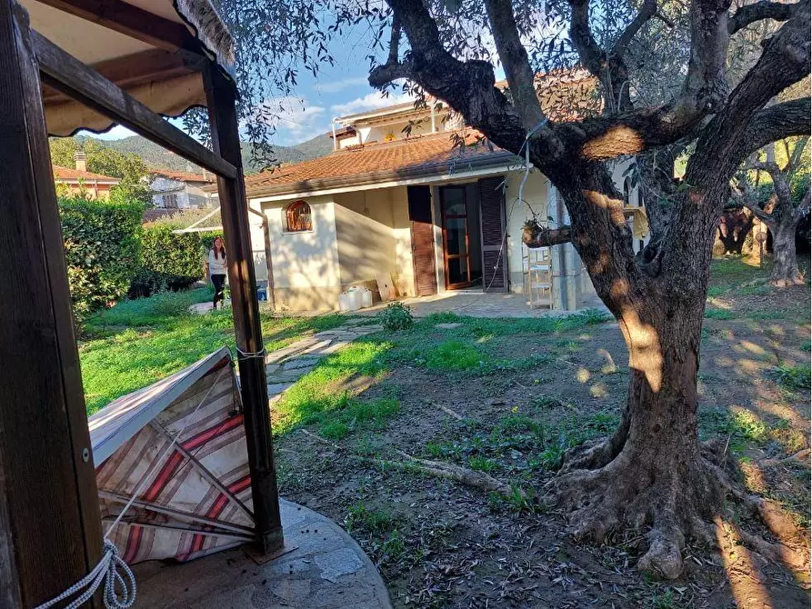 Immagine 20 di Casa semindipendente in vendita  a Castelnuovo Magra