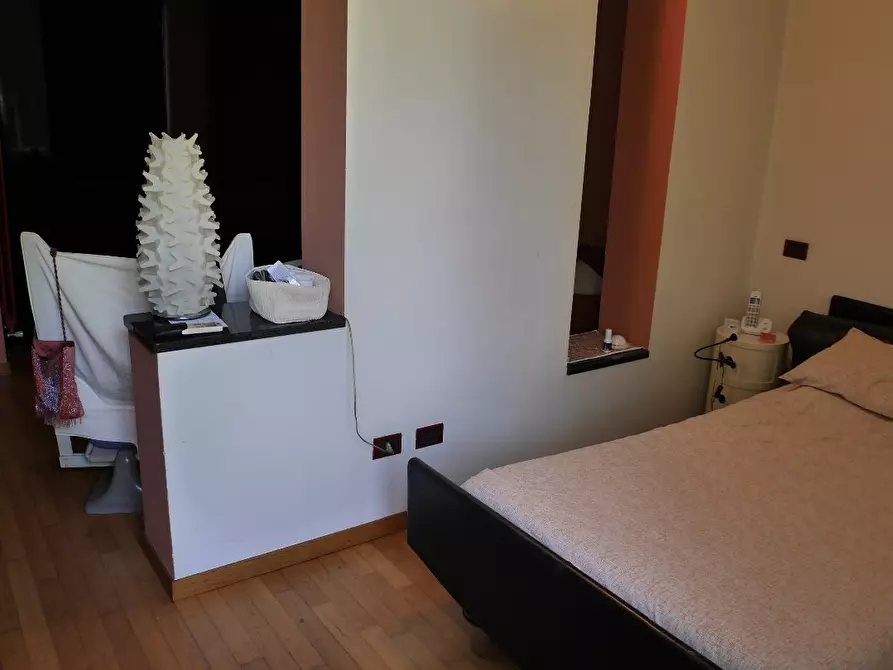 Immagine 9 di Casa bifamiliare in vendita  a Massa
