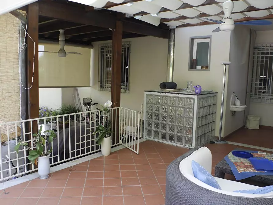 Immagine 20 di Casa bifamiliare in vendita  a Massa