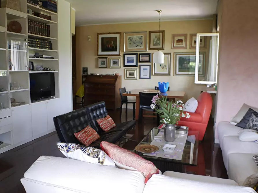 Immagine 6 di Casa bifamiliare in vendita  a Massa