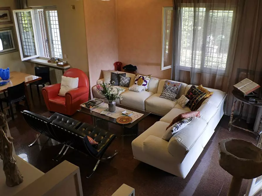 Immagine 31 di Casa bifamiliare in vendita  a Massa