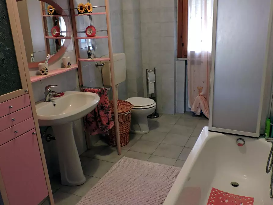 Immagine 6 di Mansarda in vendita  a Aulla