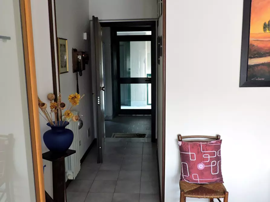 Immagine 2 di Mansarda in vendita  a Aulla