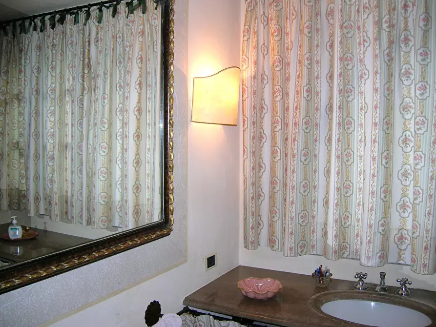 Immagine 15 di Casa colonica in vendita  a Vicopisano