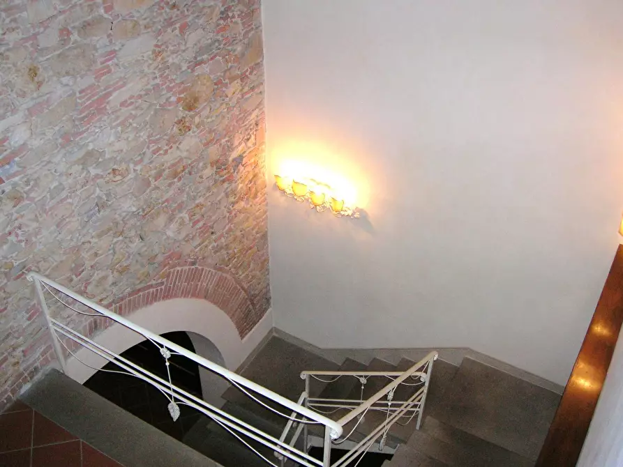 Immagine 29 di Casa colonica in vendita  a Vicopisano