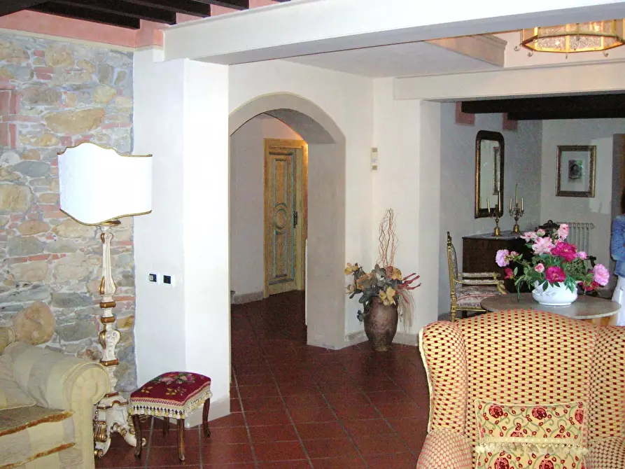 Immagine 30 di Casa colonica in vendita  a Vicopisano