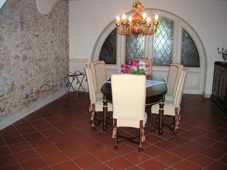 Immagine 10 di Casa colonica in vendita  a Vicopisano