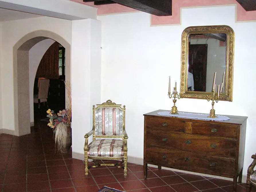 Immagine 33 di Casa colonica in vendita  a Vicopisano