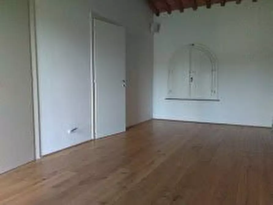 Immagine 36 di Casa bifamiliare in vendita  a San Giuliano Terme